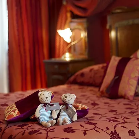 מלון Metropole 5*