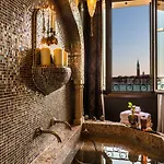 Metropole Hotel 5*